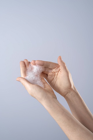 Гипоаллергенное жидкое крем - мыло для чувствительной кожи рук eva natura "Алоэ и Ромашка", 500 мл.
